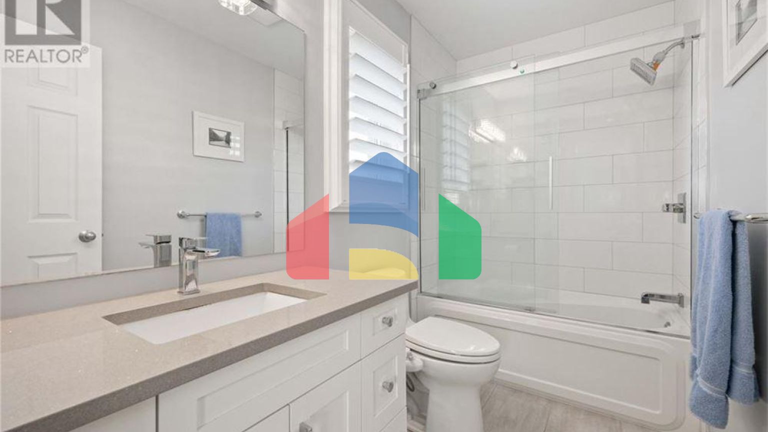 Residential - Single Family Home - Sarnia, Canada - Canada