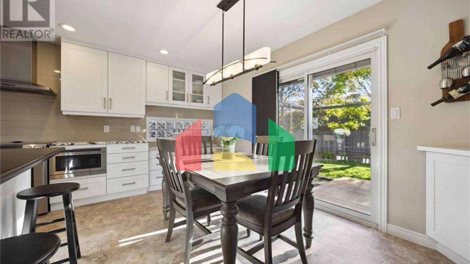 Residential - Single Family Home - Sarnia, Canada - Canada