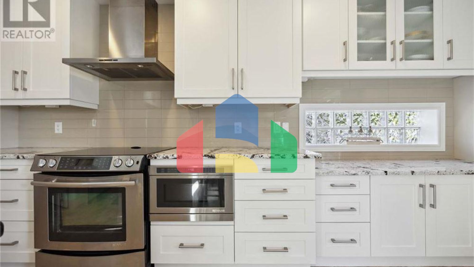 Residential - Single Family Home - Sarnia, Canada - Canada