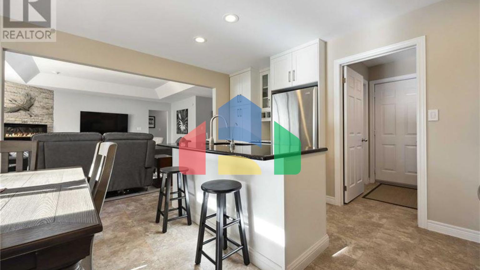 Residential - Single Family Home - Sarnia, Canada - Canada