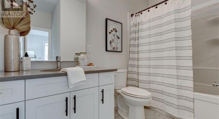 Residential - Condo/Apartment - Sarnia, Canada - Canada