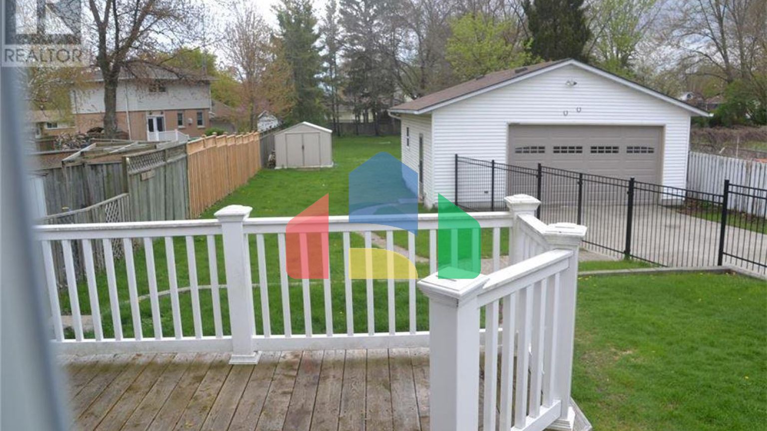 Residential - Single Family Home - Sarnia, Canada - Canada