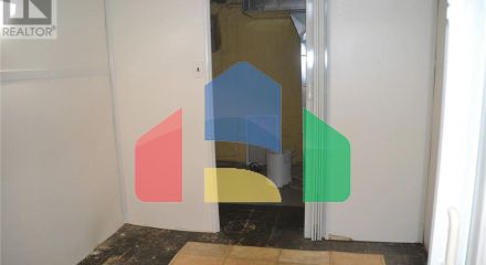 Residential - Single Family Home - Sarnia, Canada - Canada