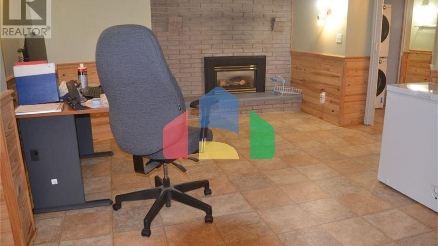 Residential - Single Family Home - Sarnia, Canada - Canada