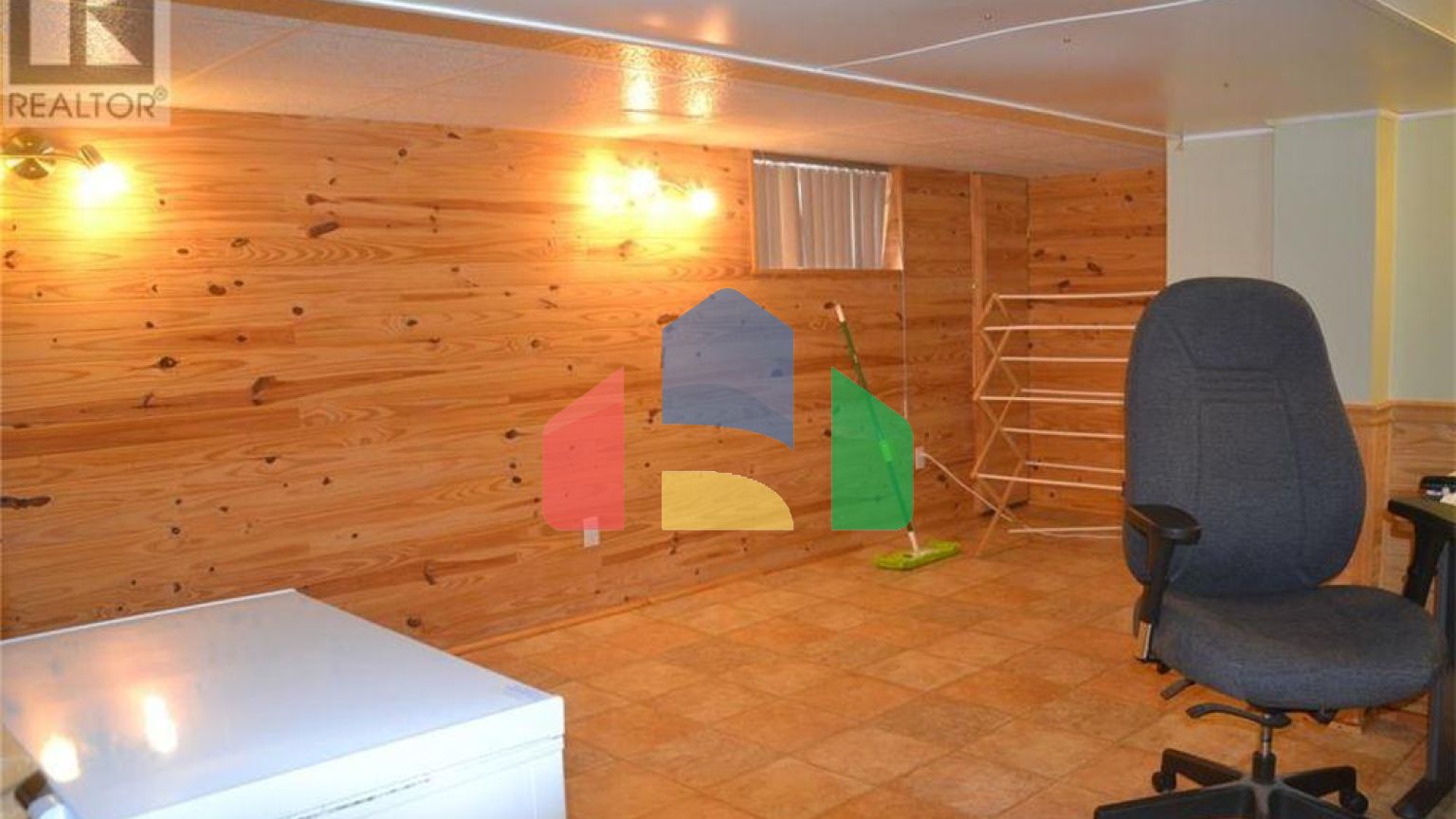 Residential - Single Family Home - Sarnia, Canada - Canada