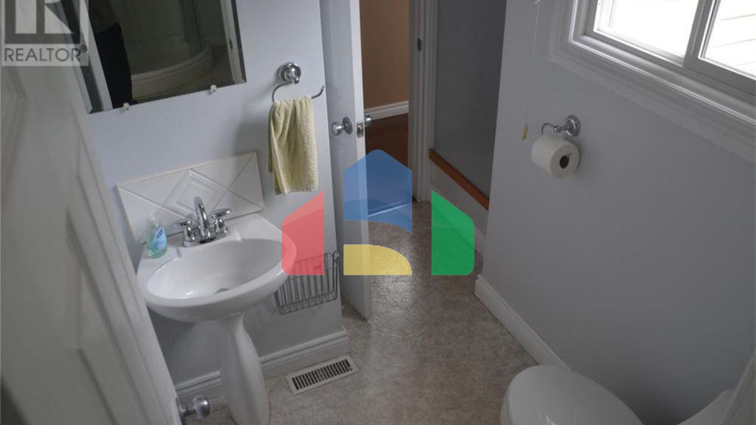 Residential - Single Family Home - Sarnia, Canada - Canada