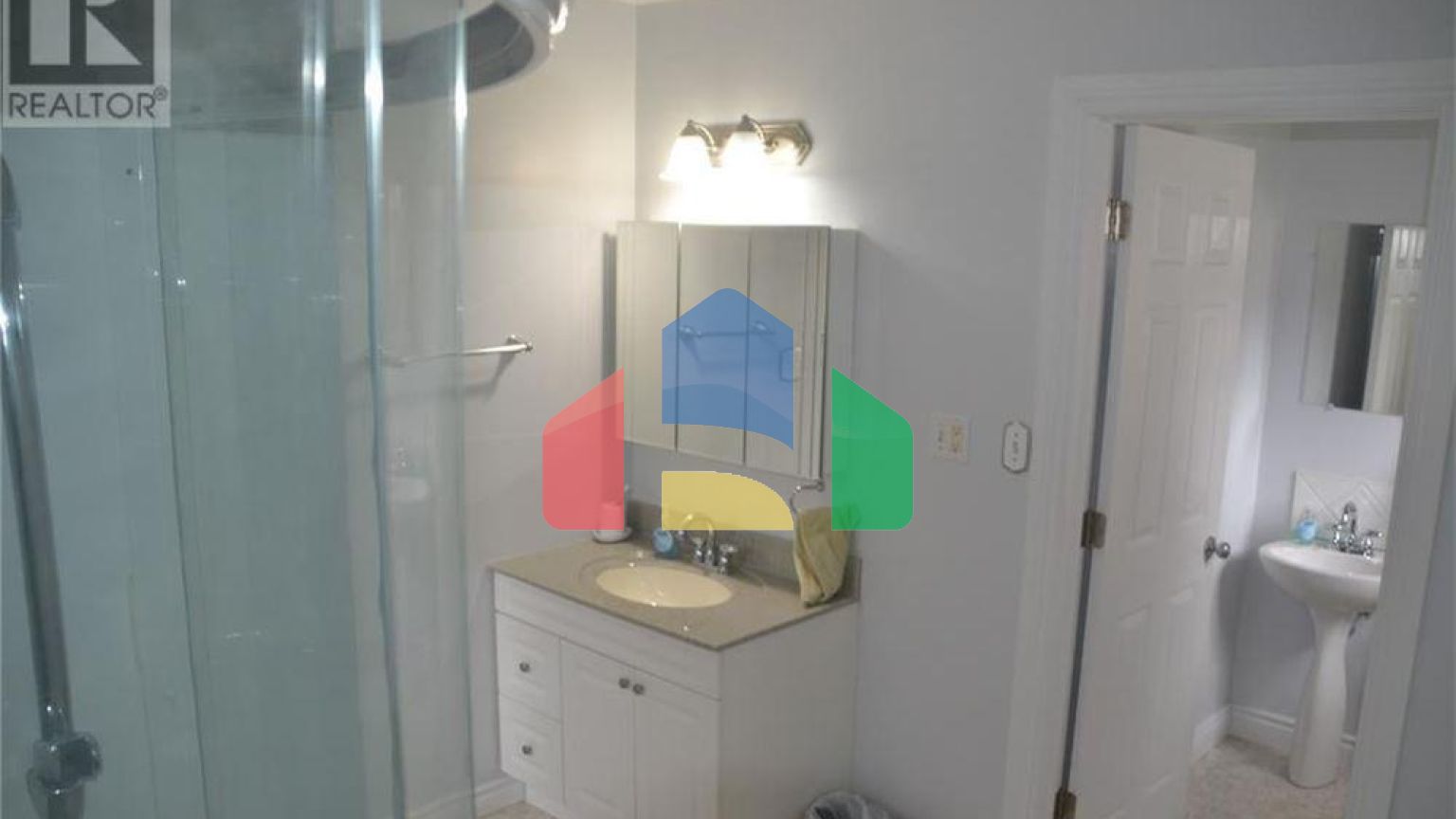 Residential - Single Family Home - Sarnia, Canada - Canada