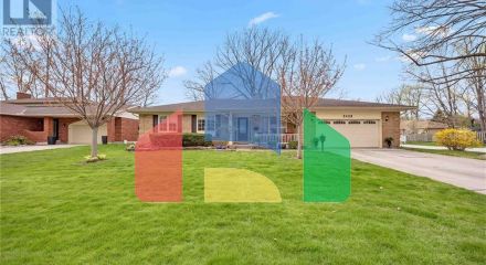 Residential - Single Family Home - Sarnia, Canada - Canada
