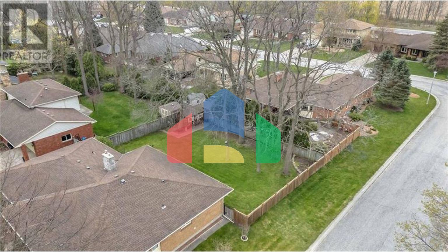 Residential - Single Family Home - Sarnia, Canada - Canada