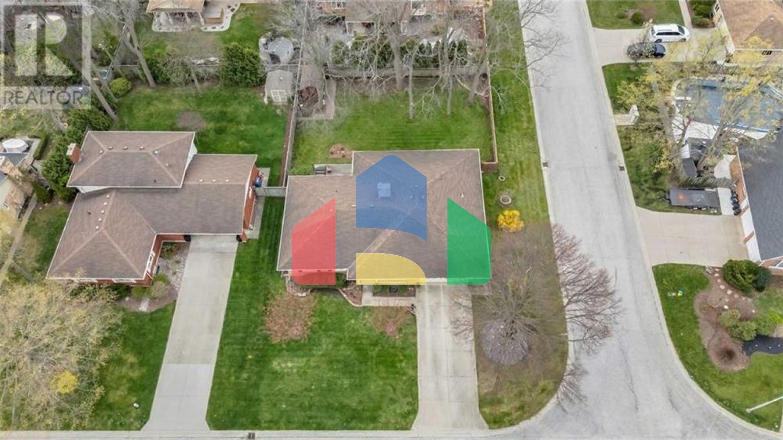 Residential - Single Family Home - Sarnia, Canada - Canada