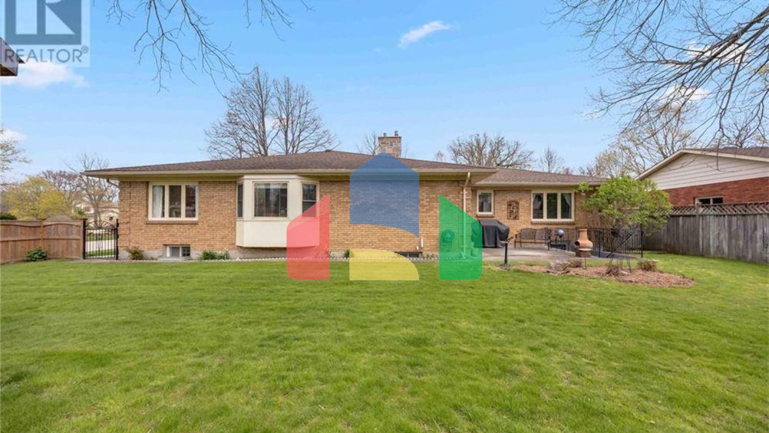 Residential - Single Family Home - Sarnia, Canada - Canada