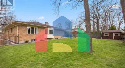 Residential - Single Family Home - Sarnia, Canada - Canada