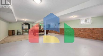 Residential - Single Family Home - Sarnia, Canada - Canada