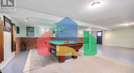 Residential - Single Family Home - Sarnia, Canada - Canada