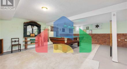 Residential - Single Family Home - Sarnia, Canada - Canada