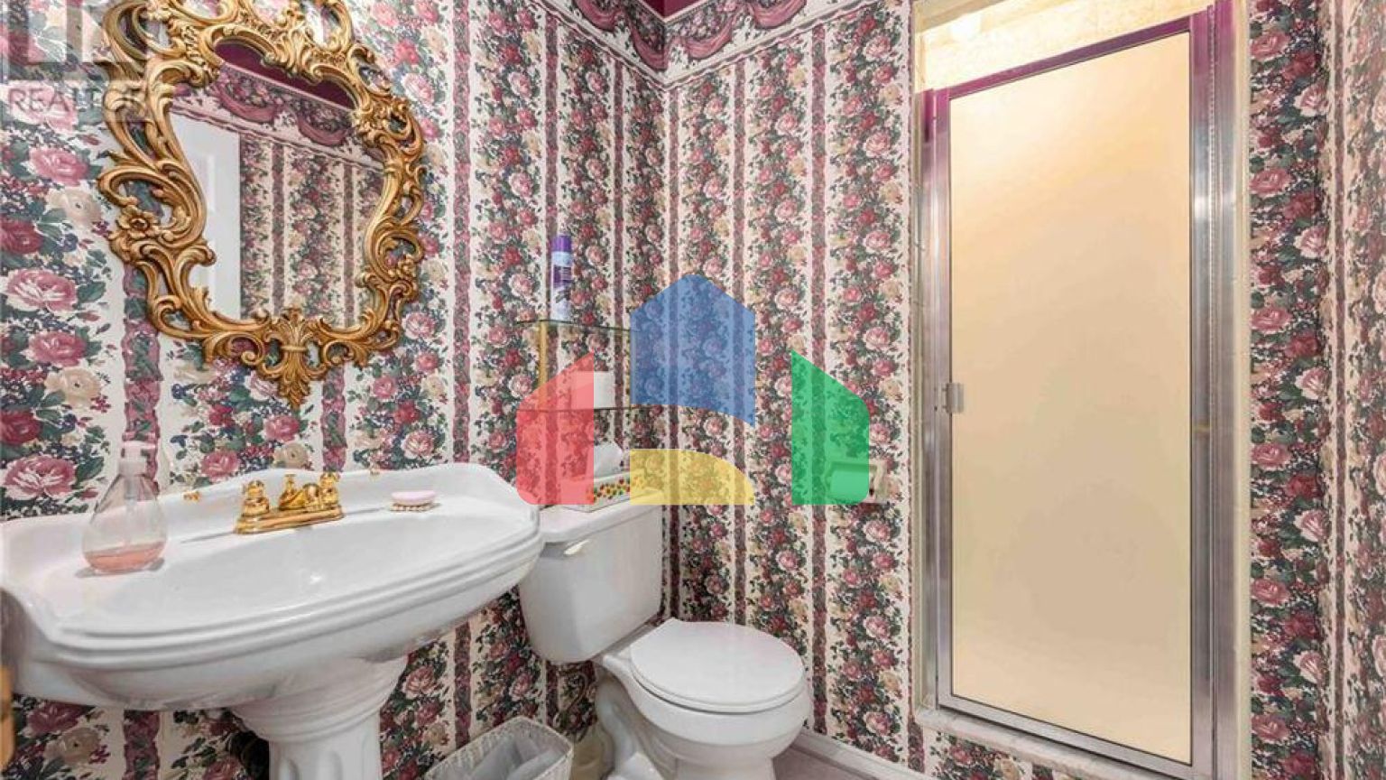 Residential - Single Family Home - Sarnia, Canada - Canada