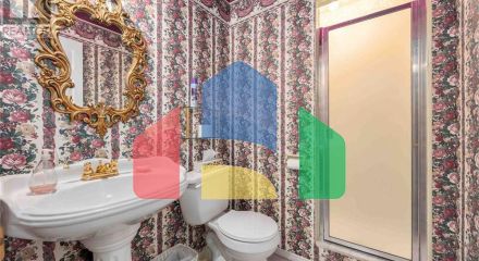 Residential - Single Family Home - Sarnia, Canada - Canada