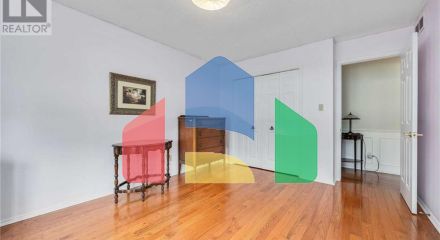 Residential - Single Family Home - Sarnia, Canada - Canada