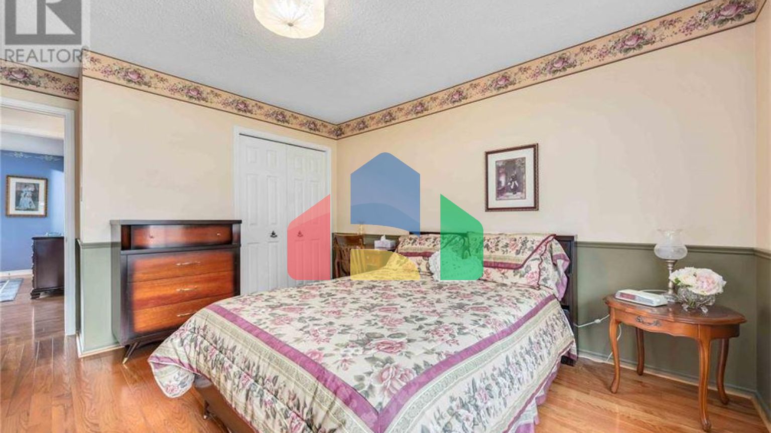 Residential - Single Family Home - Sarnia, Canada - Canada