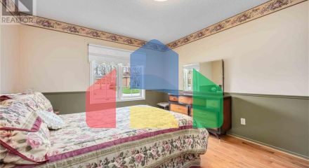 Residential - Single Family Home - Sarnia, Canada - Canada