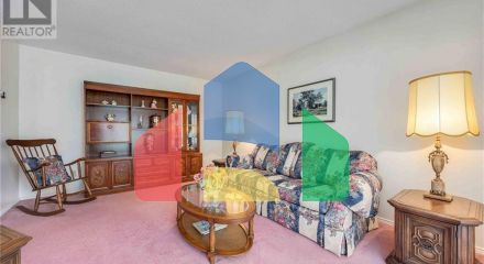 Residential - Single Family Home - Sarnia, Canada - Canada