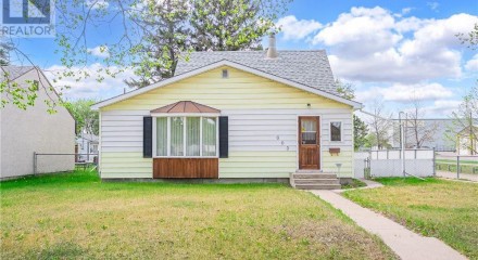 Residential - Single Family Home - Saskatoon, Canada - Canada