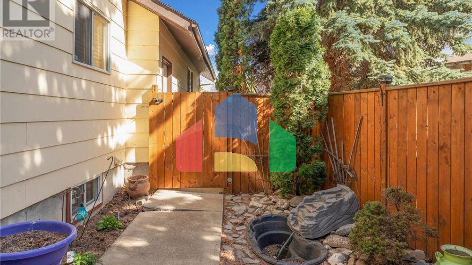 Residential - Single Family Home - Saskatoon, Canada - Canada