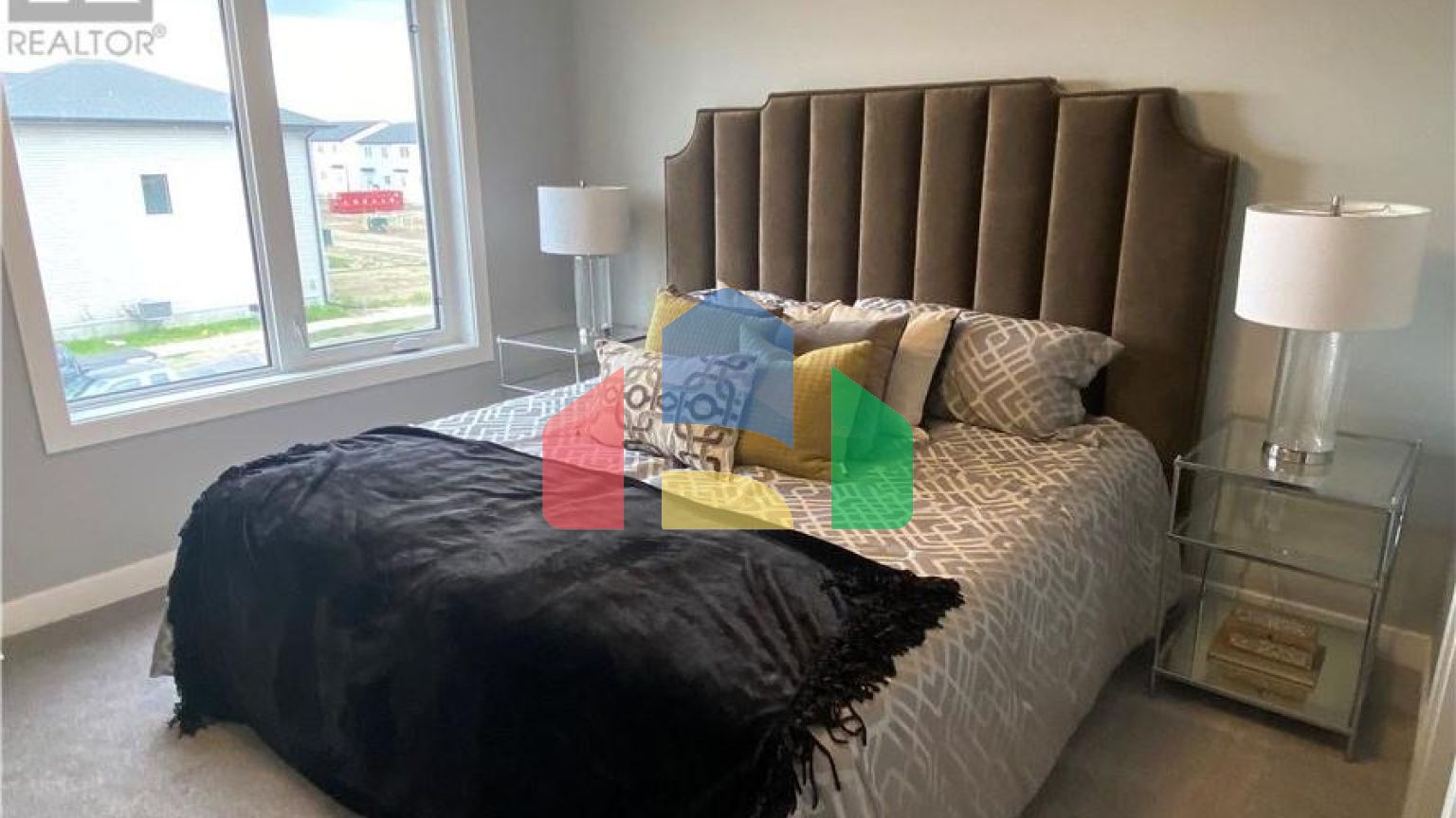 Residential - Single Family Home - Saskatoon, Canada - Canada