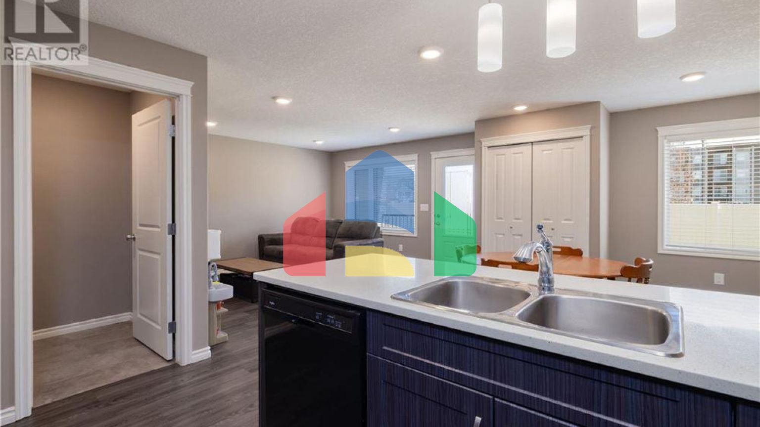 Residential - Condo/Apartment - Saskatoon, Canada - Canada