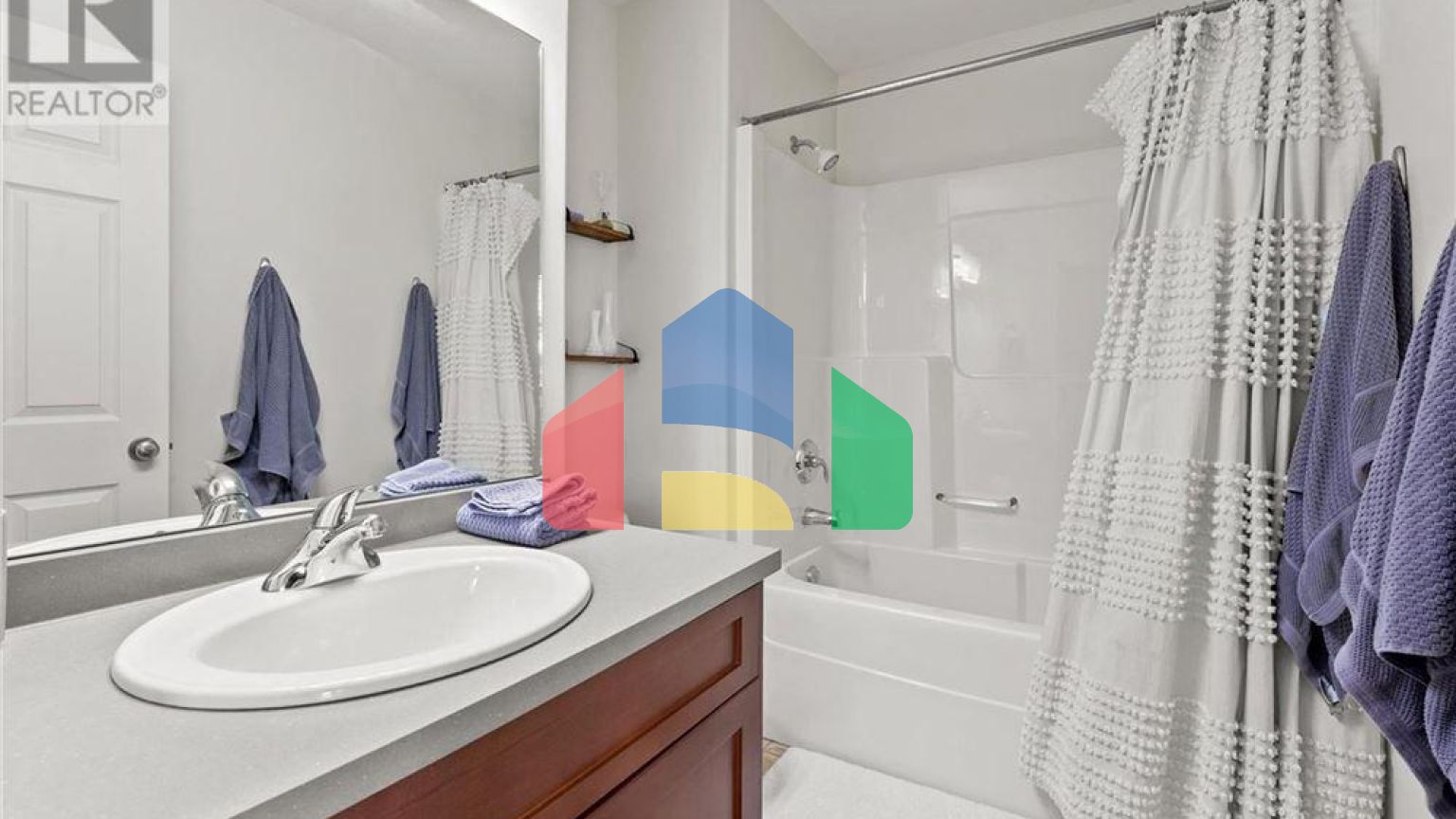 Residential - Single Family Home - Saskatoon, Canada - Canada