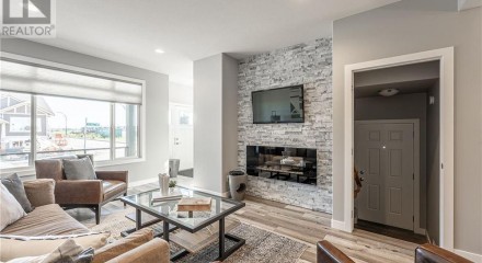 Residential - Single Family Home - Saskatoon, Canada - Canada