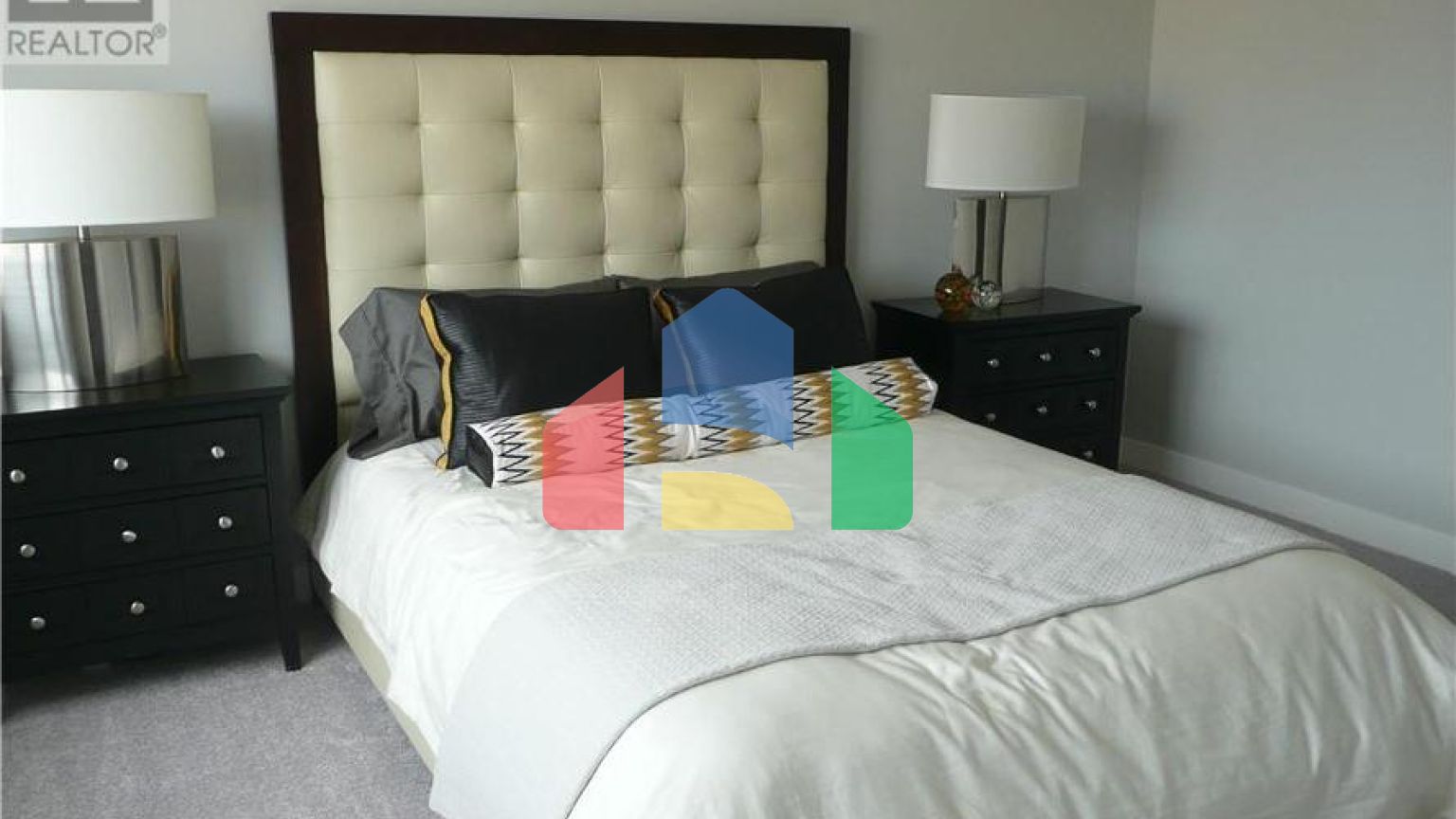 Residential - Single Family Home - Saskatoon, Canada - Canada