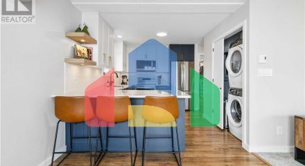 Residential - Single Family Home - Sidney, Canada - Canada