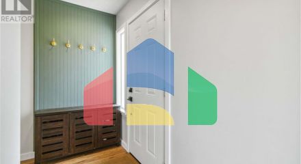 Residential - Single Family Home - Sidney, Canada - Canada