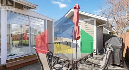 Residential - Single Family Home - Sidney, Canada - Canada