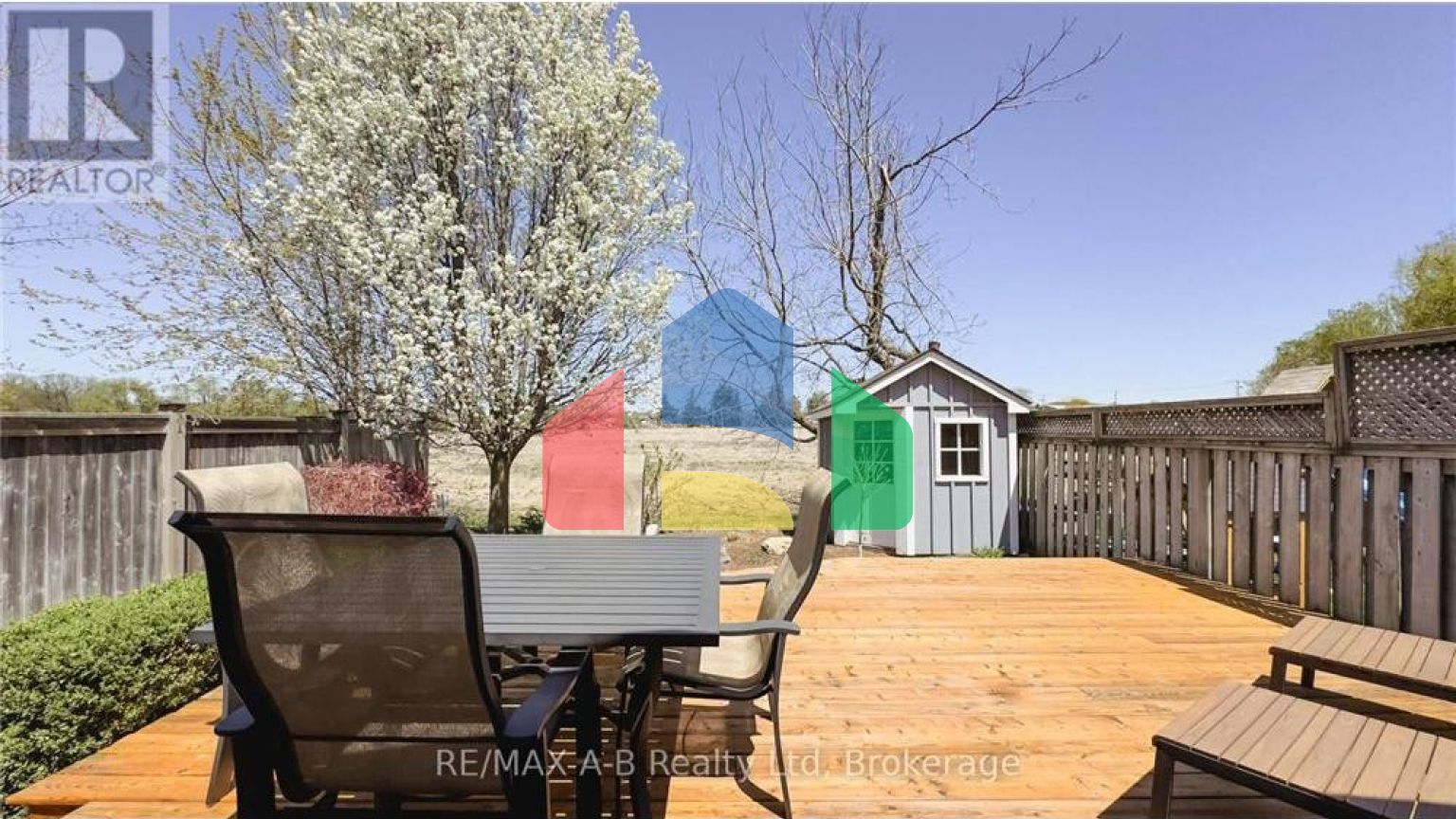 Residential - Single Family Home - Stratford, Canada - Canada