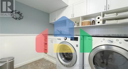 Residential - Single Family Home - Stratford, Canada - Canada