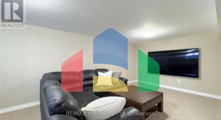 Residential - Single Family Home - Stratford, Canada - Canada