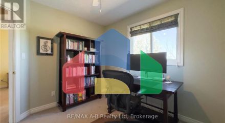 Residential - Single Family Home - Stratford, Canada - Canada