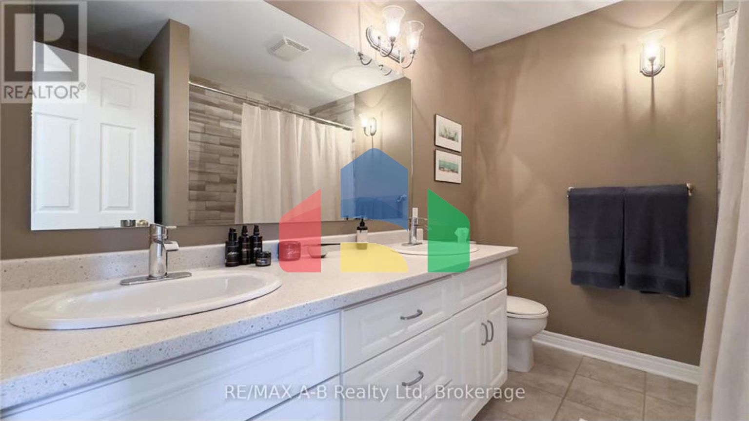 Residential - Single Family Home - Stratford, Canada - Canada