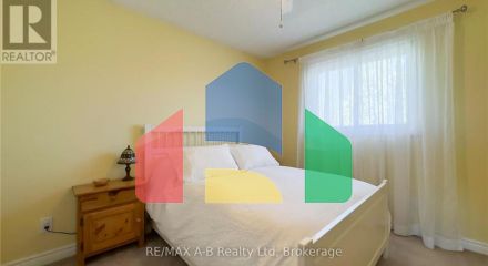 Residential - Single Family Home - Stratford, Canada - Canada