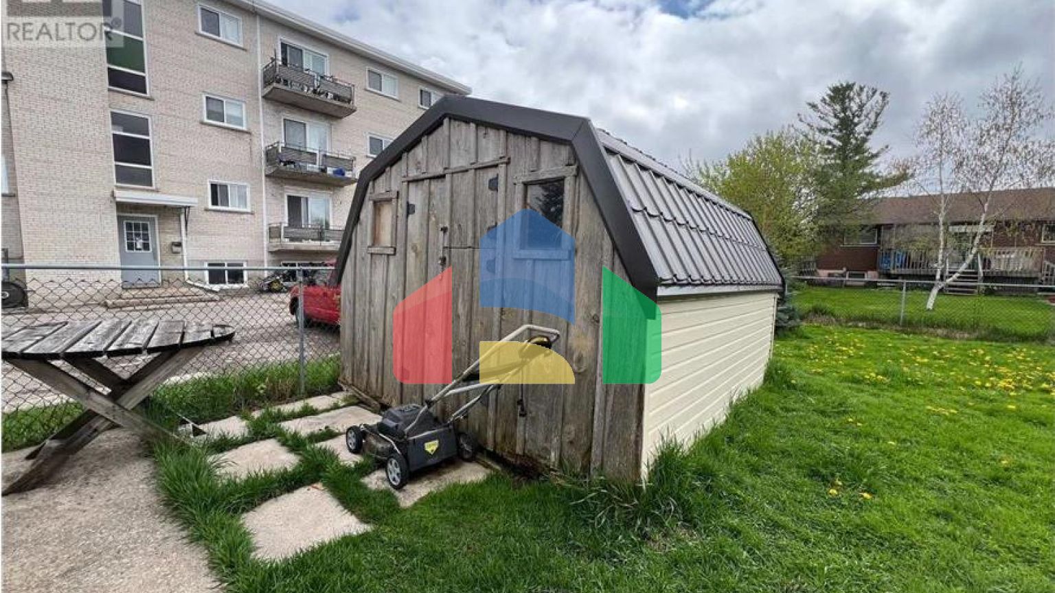 Residential - Single Family Home - Stratford, Canada - Canada