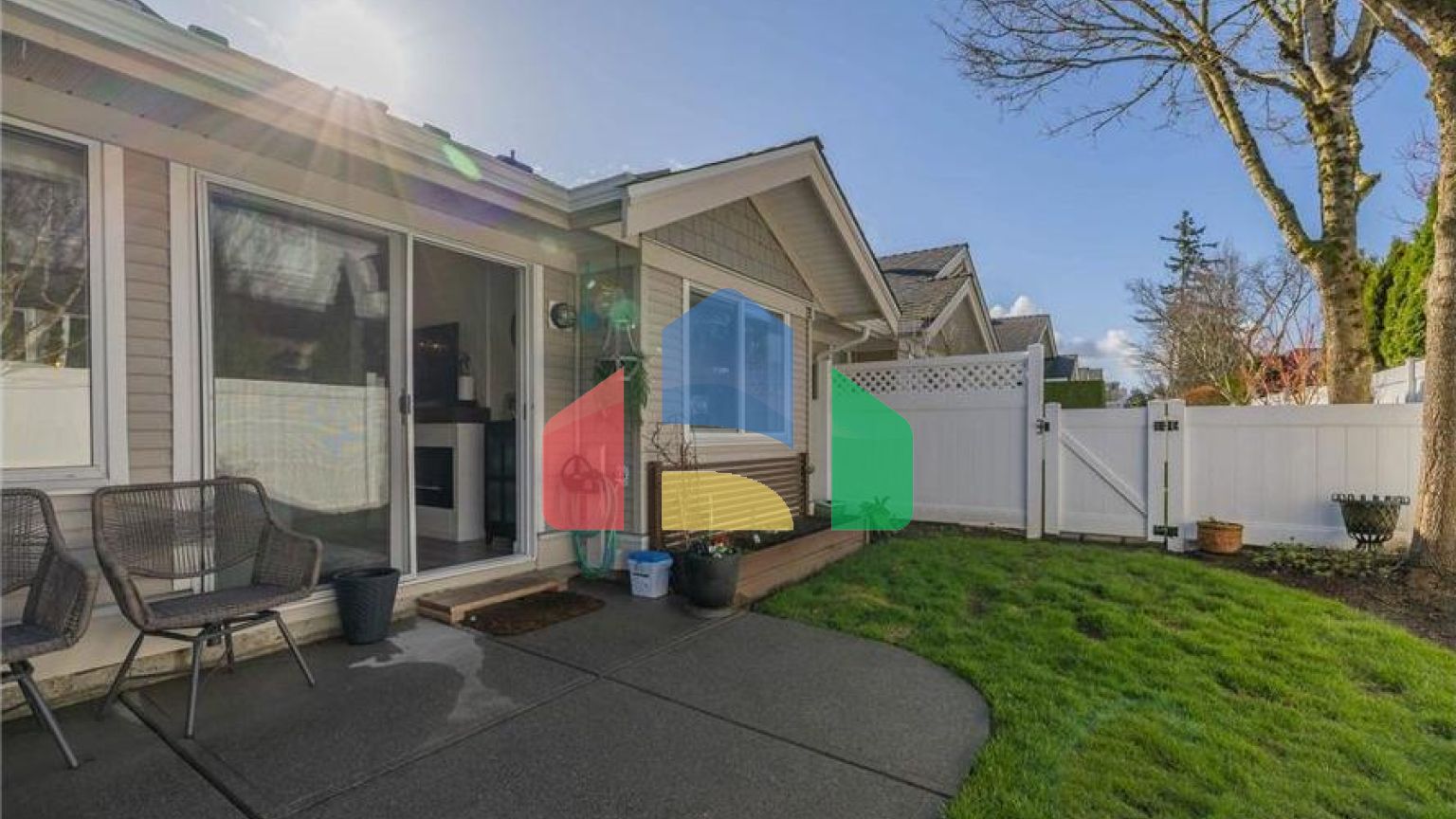 Residential - Townhouse - Surrey, Canada - Canada