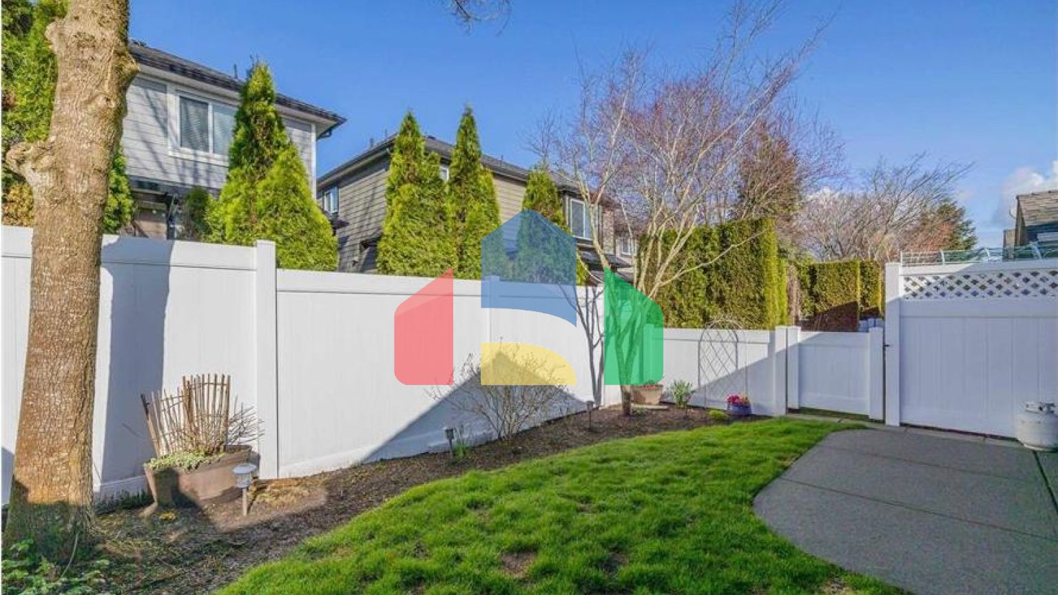 Residential - Townhouse - Surrey, Canada - Canada