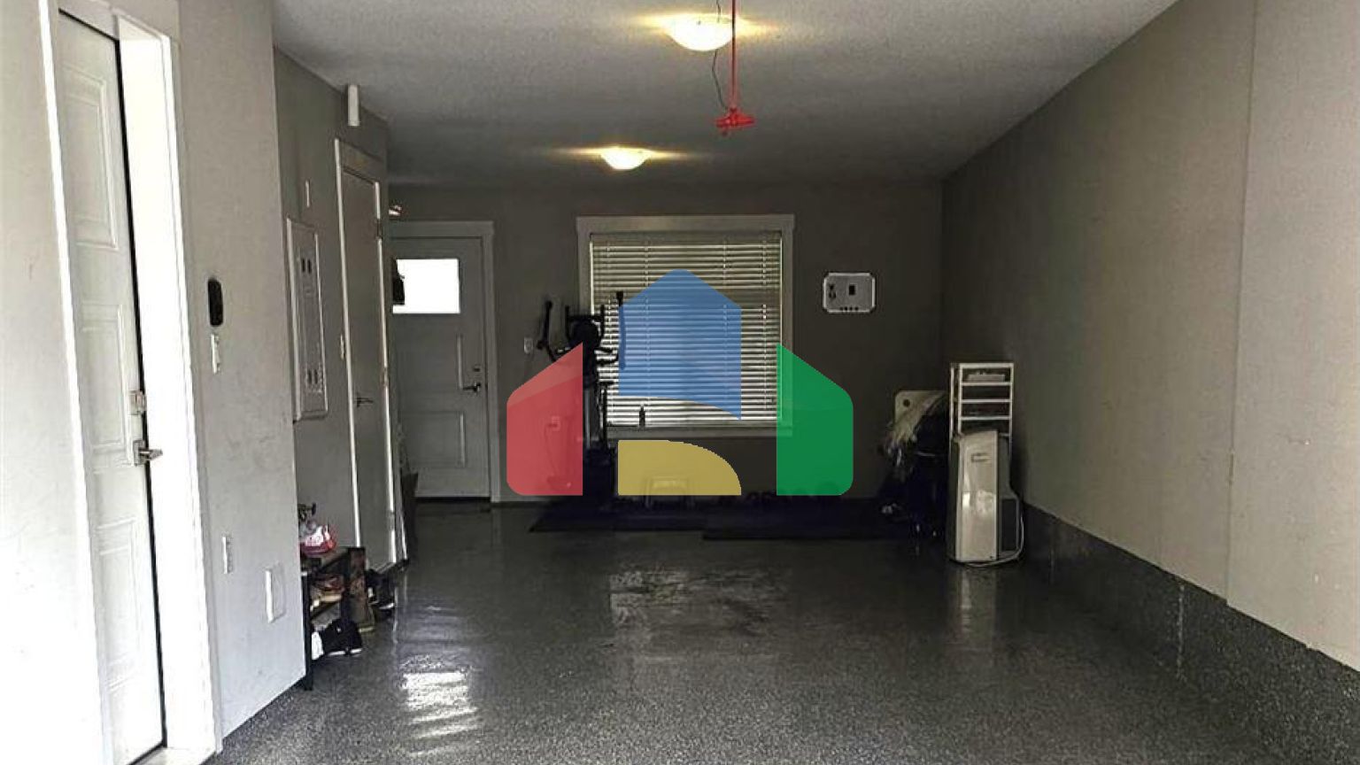 Residential - Single Family Home - Surrey, Canada - Canada