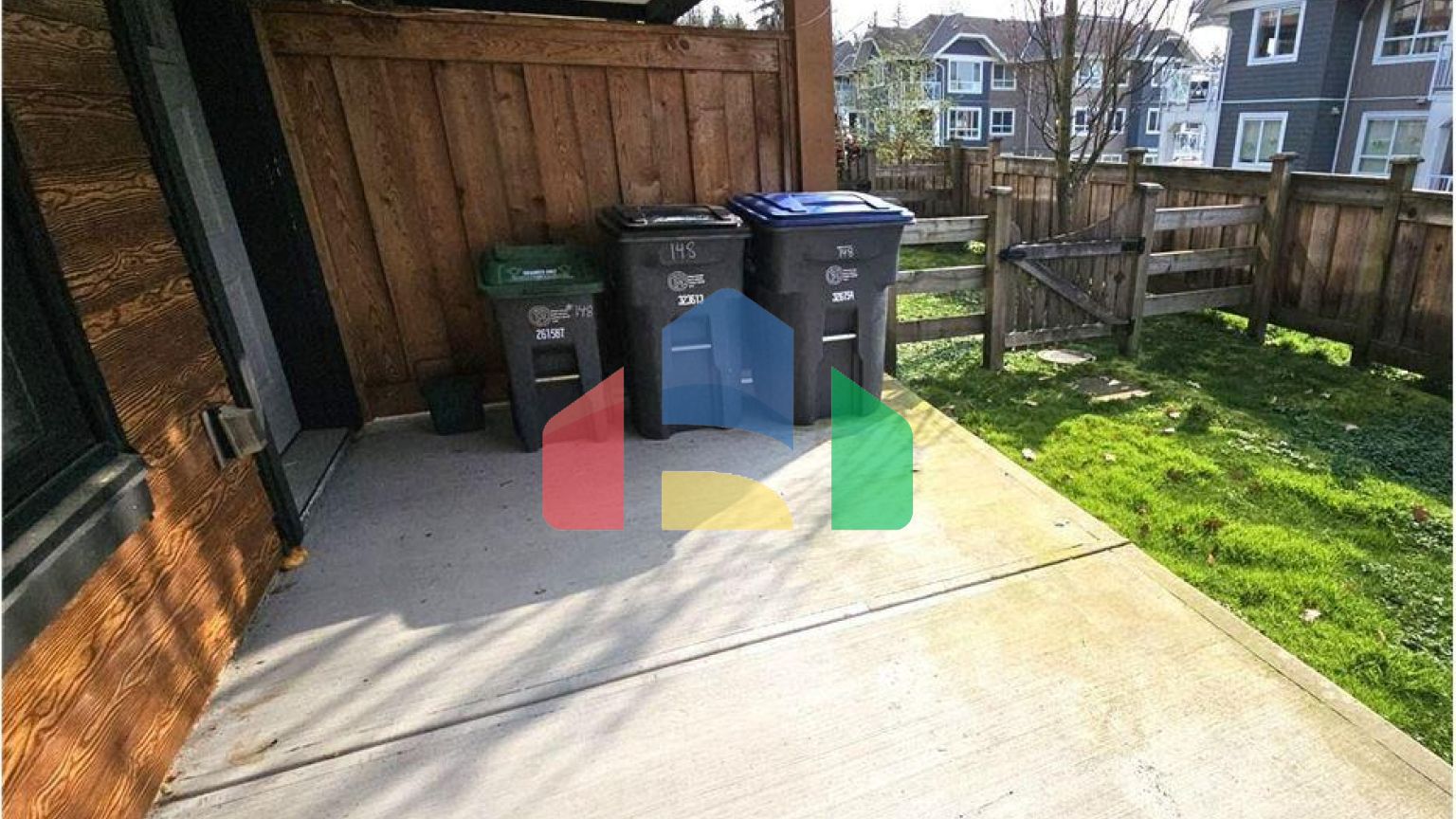 Residential - Single Family Home - Surrey, Canada - Canada