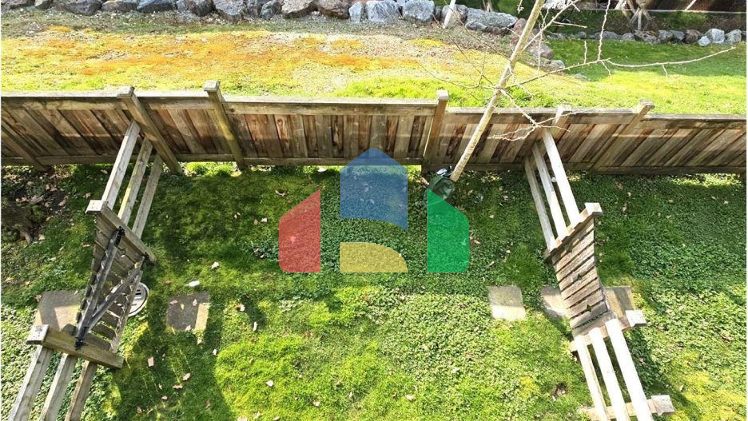 Residential - Single Family Home - Surrey, Canada - Canada