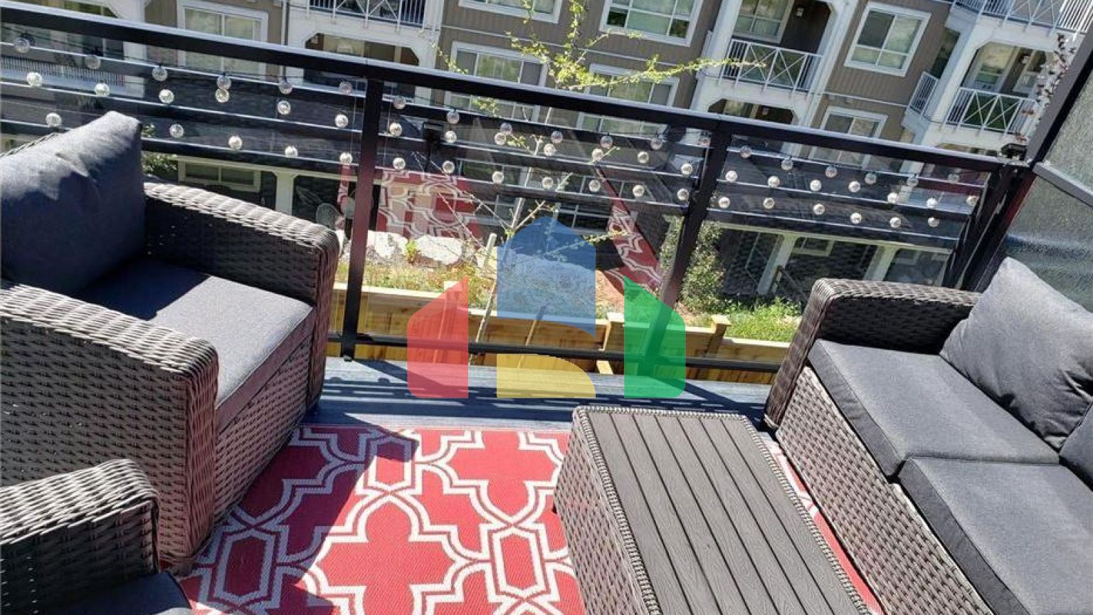 Residential - Single Family Home - Surrey, Canada - Canada