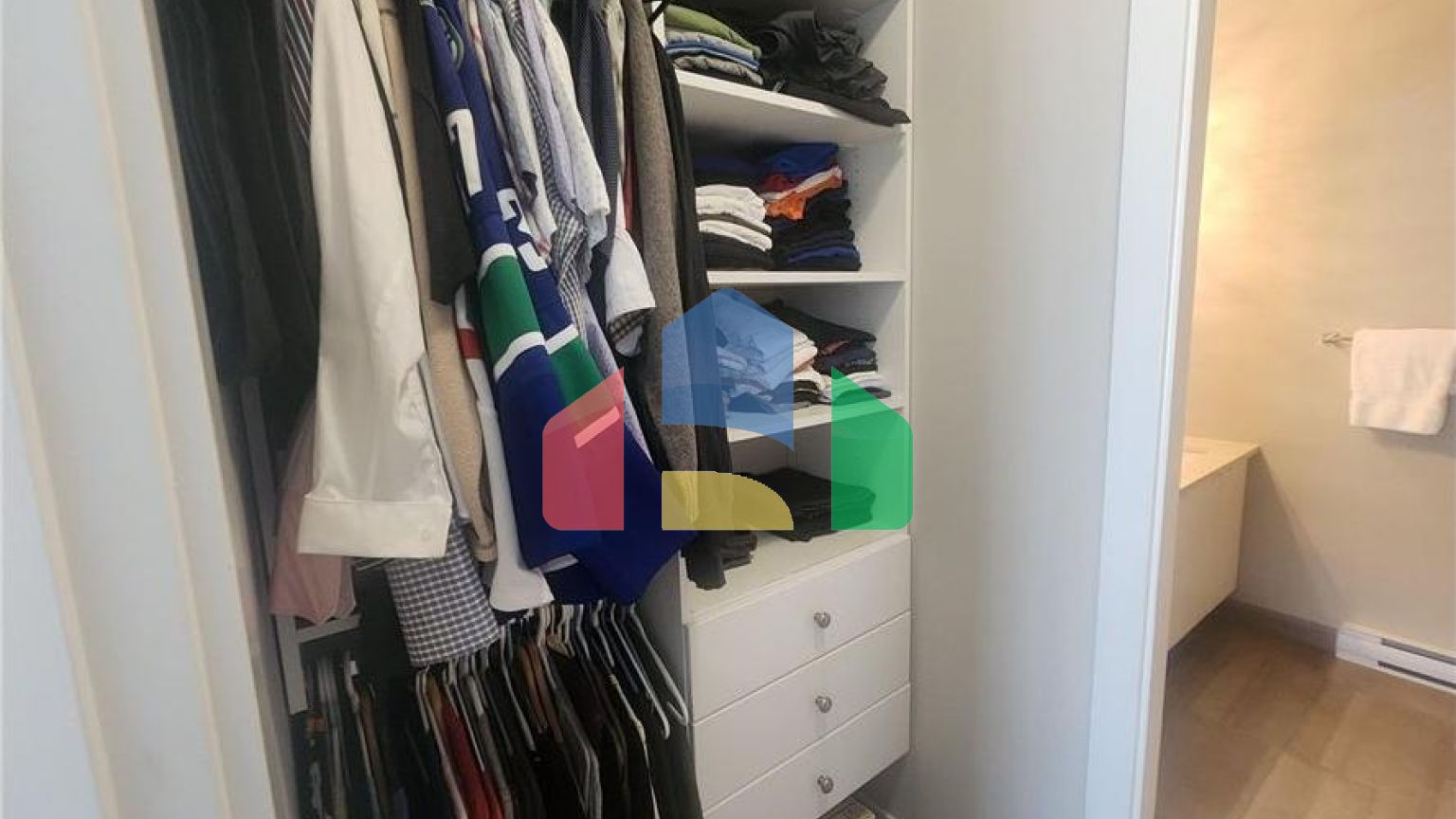 Residential - Single Family Home - Surrey, Canada - Canada