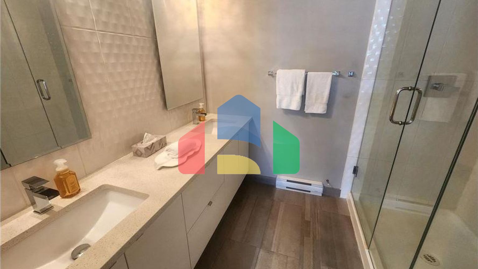 Residential - Single Family Home - Surrey, Canada - Canada